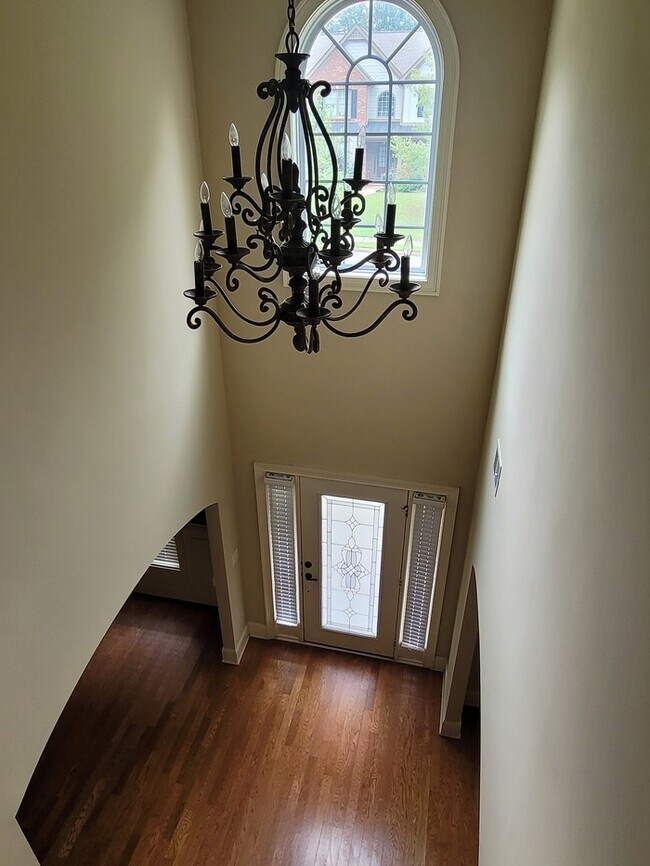 Building Photo - Home For Rent