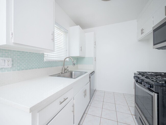 Interior Photo - 1863 10th St.