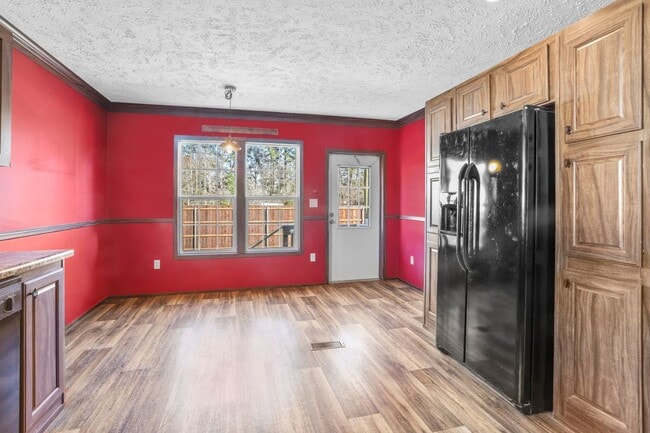 Building Photo - 19222 McLin Rd
