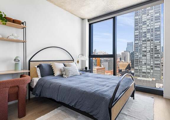 Building Photo - 201 N May St