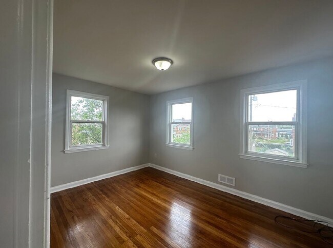 Building Photo - Spacious Three Bedroom House In Baltimore ...