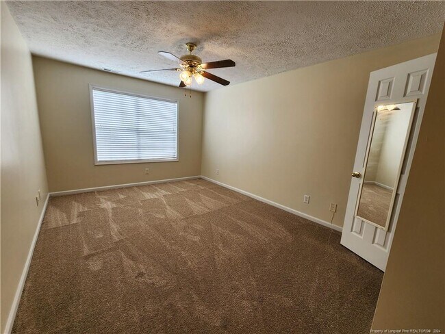 Building Photo - 264 Waterdown Dr