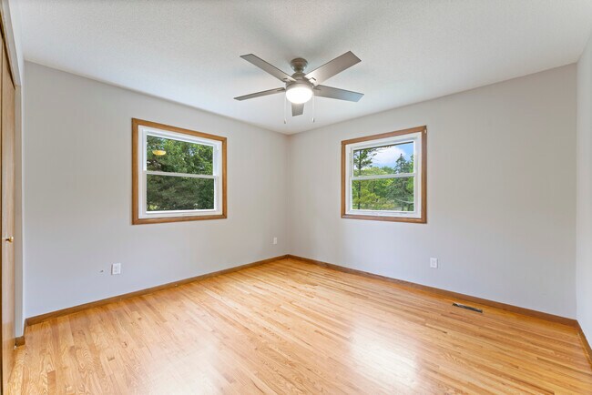 Building Photo - 1437 Wisconsin Ave N