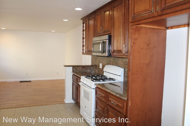 Building Photo - 5 br, 3 bath House - 209 Rossi Avenue, Unit A