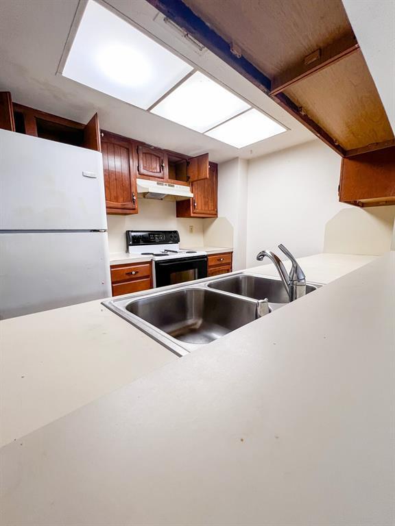 Building Photo - 12933 High Star Dr