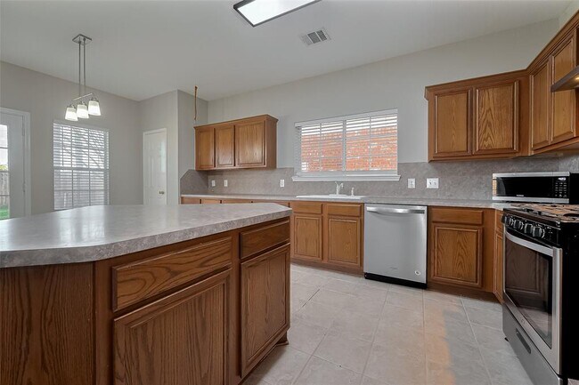 Building Photo - 21831 Manitou Falls Ln