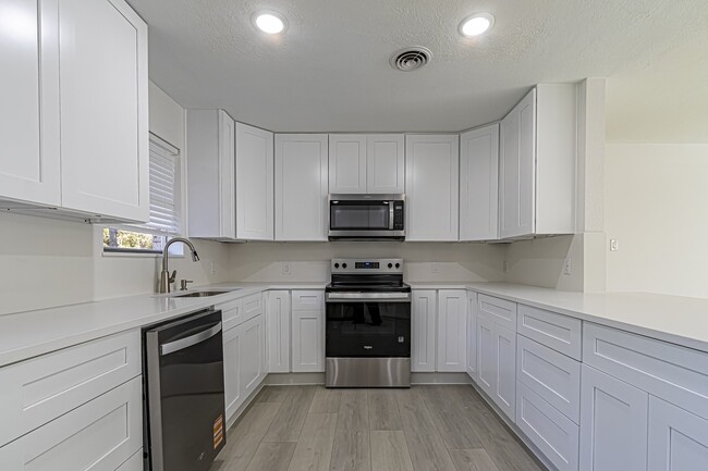 Building Photo - 118 Milliken Dr