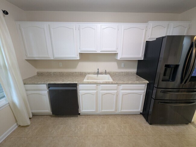 Building Photo - 449 Magnolia Ct
