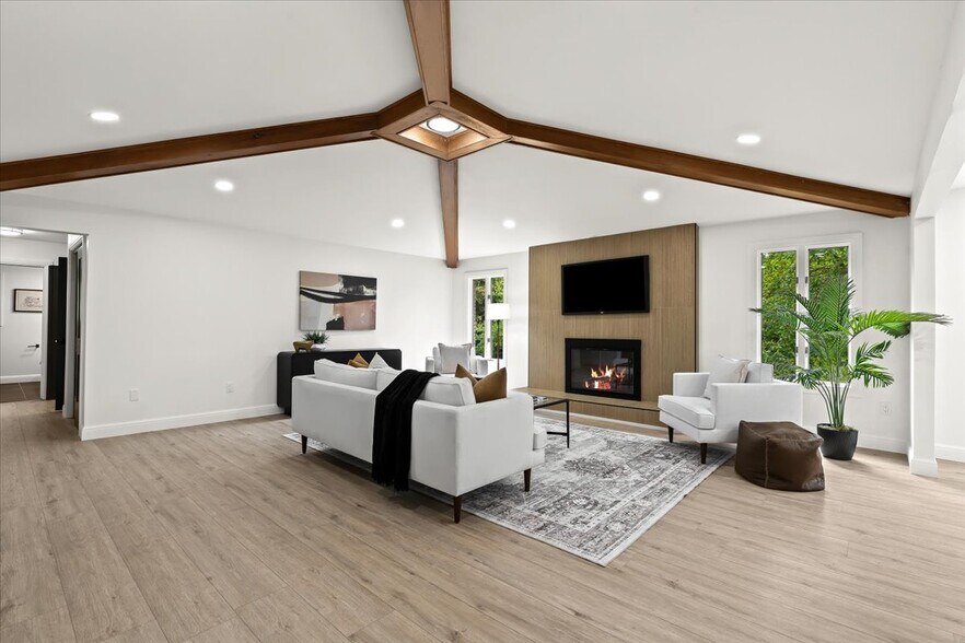 Building Photo - 40526 Woodside Dr