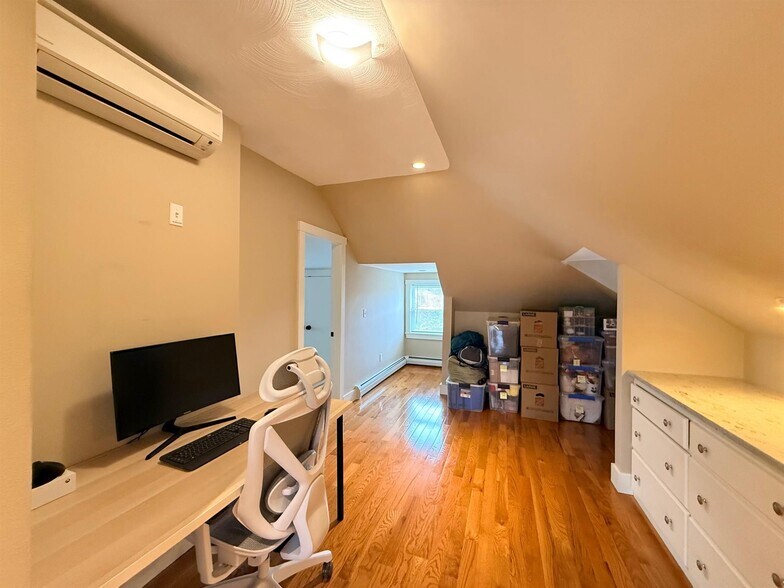 Building Photo - 119 Central St