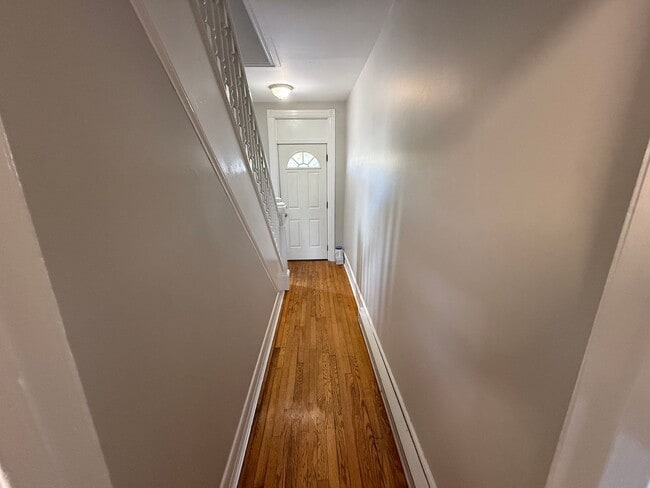 Building Photo - 410 Wolf Ave