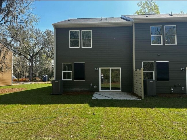 Building Photo - 8353 Child's Cove