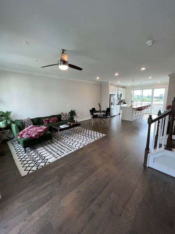 Building Photo - 1601 Draper Vw Lp