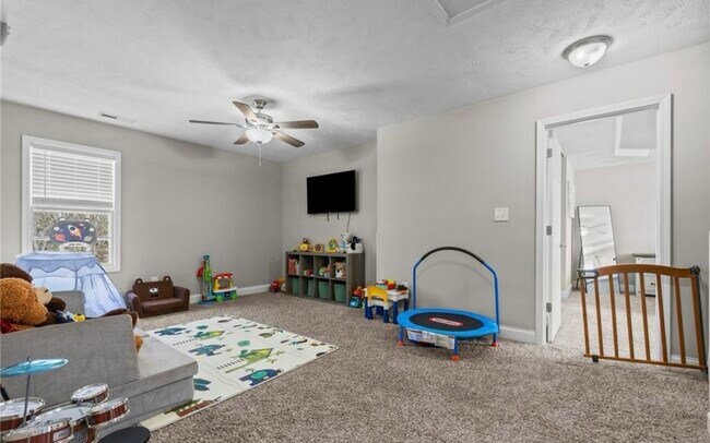 Building Photo - 263 Autumn Ln
