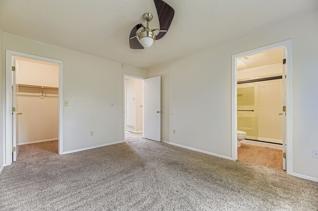 Building Photo - 6532 Freeport Dr