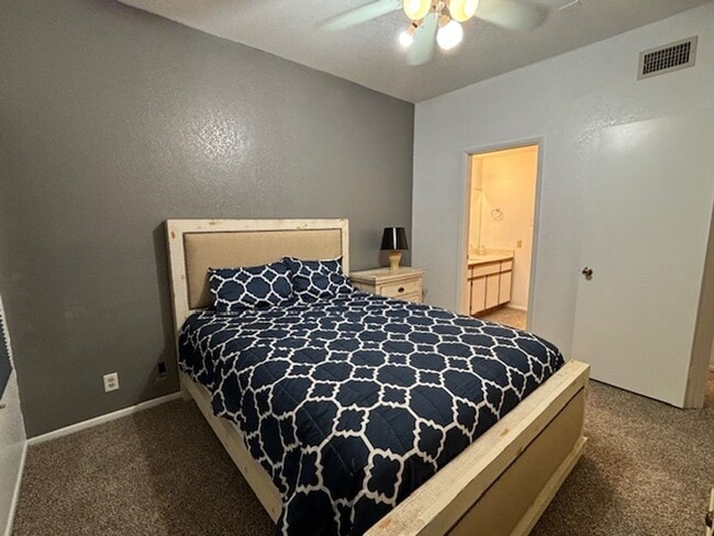 Building Photo - 1 Bedroom - 1 Bath