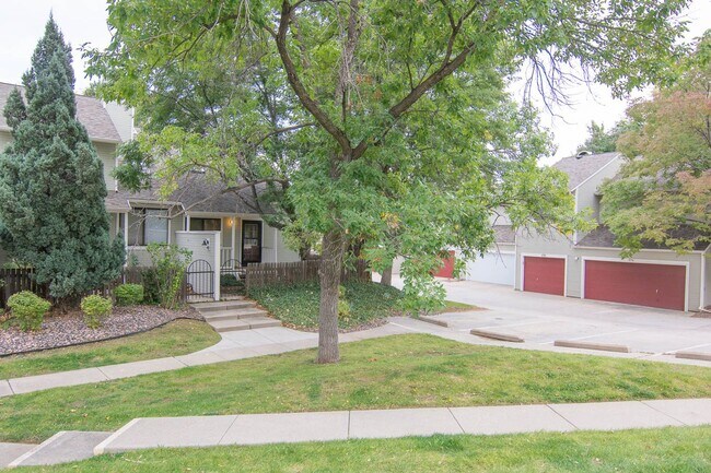 Building Photo - Beautiful 2bd/2ba Townhome in Downtown Louisville!