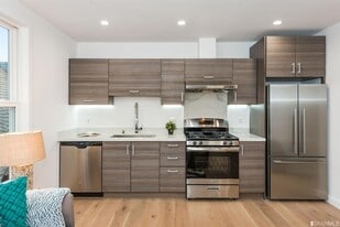 Building Photo - 33 Cortland Ave