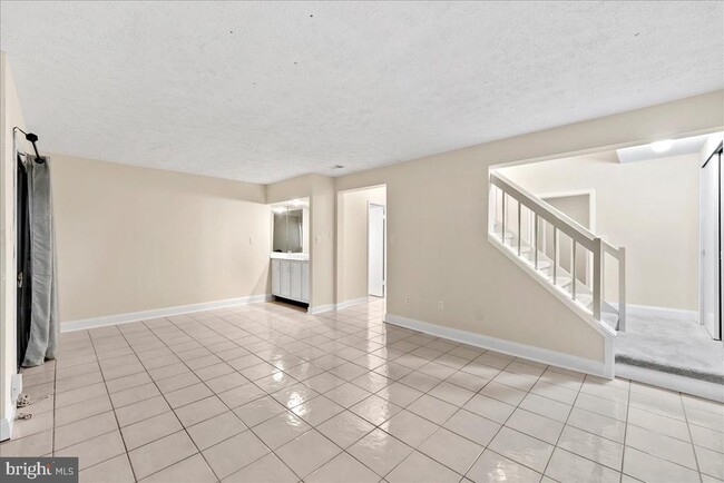 Building Photo - 2224 Glencourse Ln