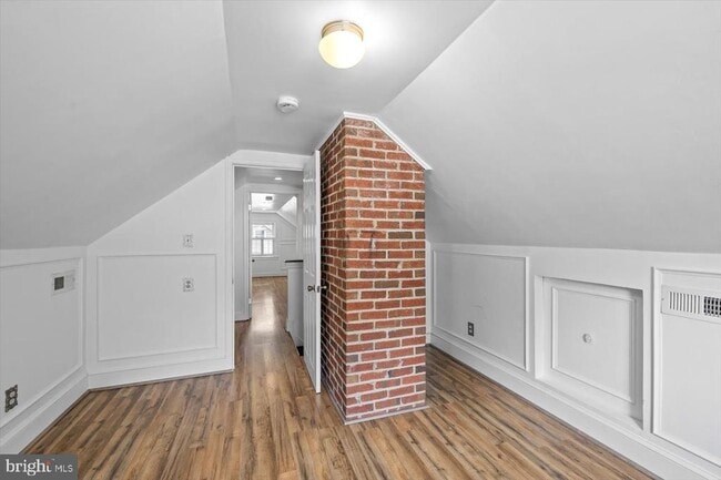 Building Photo - 1703 Franklin St