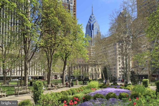 Building Photo - 222 W Rittenhouse Square