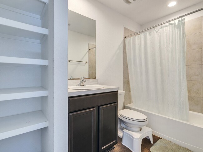 Building Photo - 14744 Hazel Br Dr