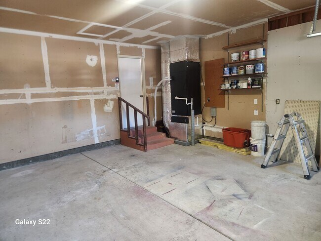 Building Photo - This is a Must See beautiful 3 bedroom, 2 ...