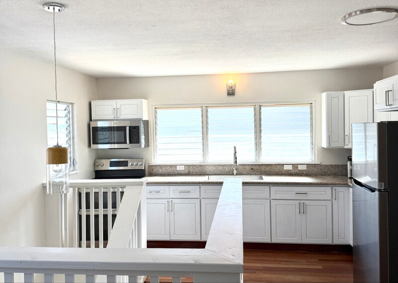 Building Photo - 1073 Loho St