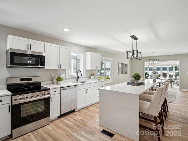 Building Photo - 4954 Moonlite Bay Dr