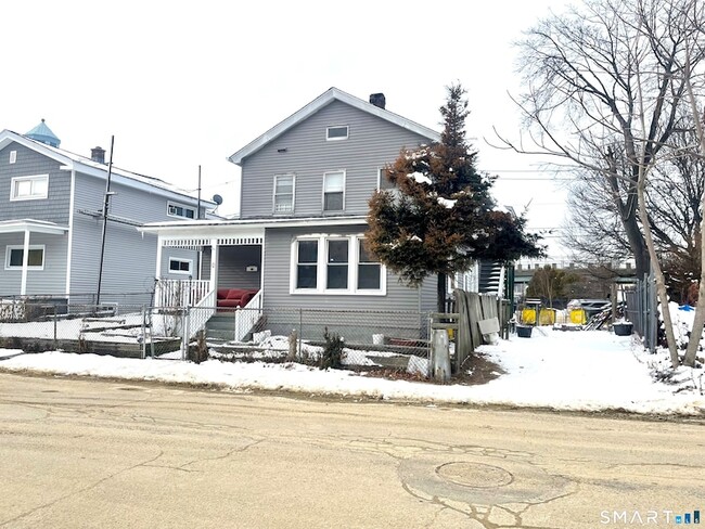 Building Photo - 128 Franklin St