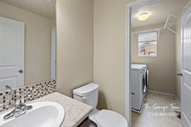 Building Photo - SPACIOUS SIX (6!!!) BD HOME IN LORSON RANCH!