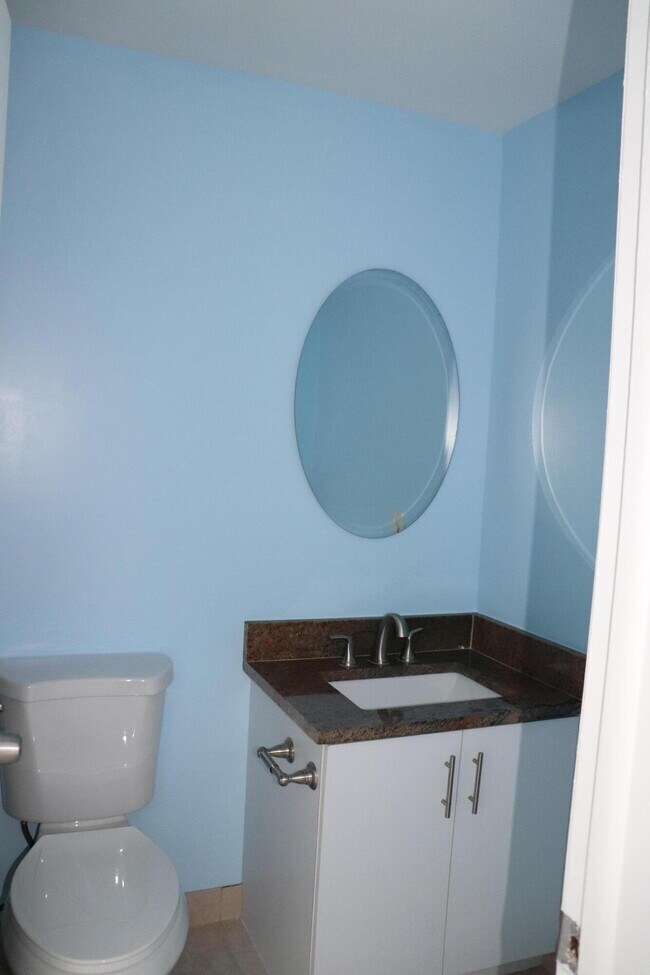 Building Photo - 464 Burgundy N