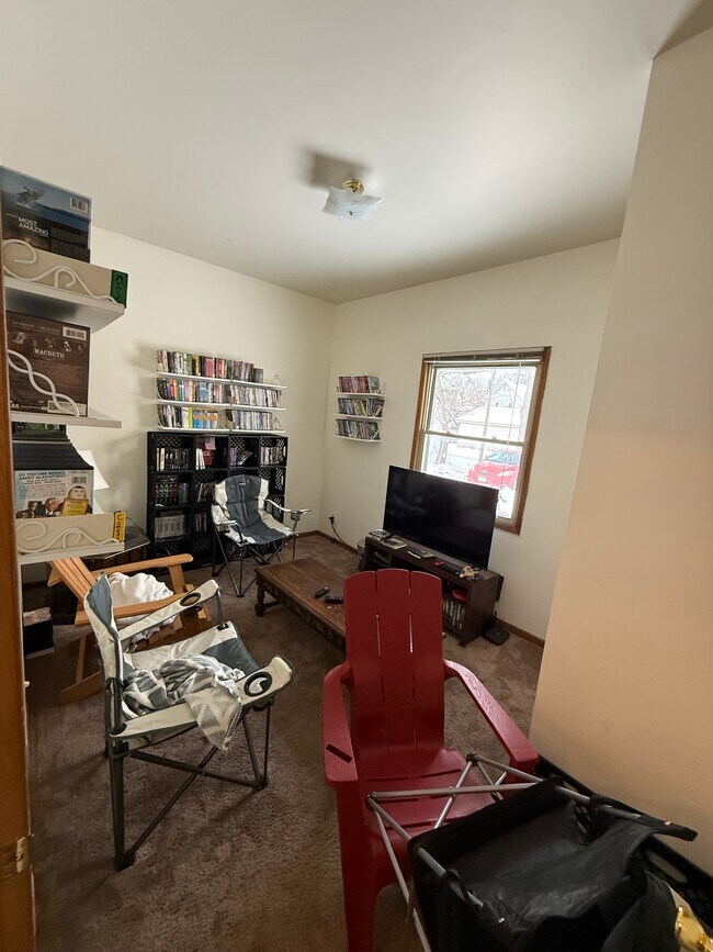 Building Photo - 610 Niagara St