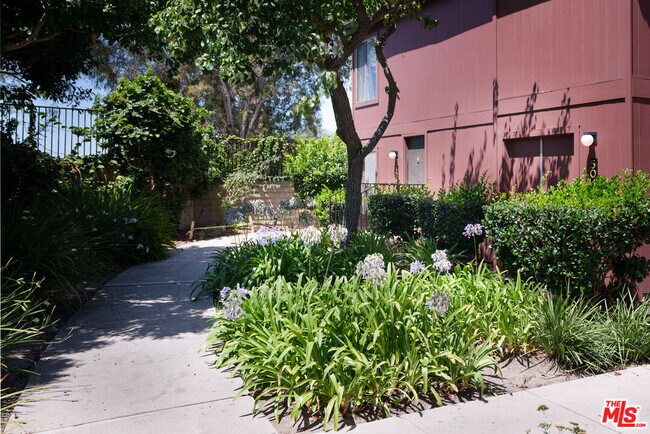 Building Photo - 5045 Maytime Ln