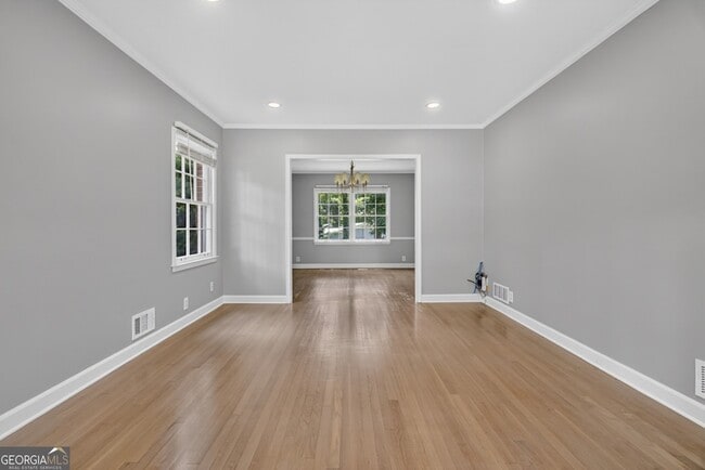 Building Photo - 4854 Springfield Dr