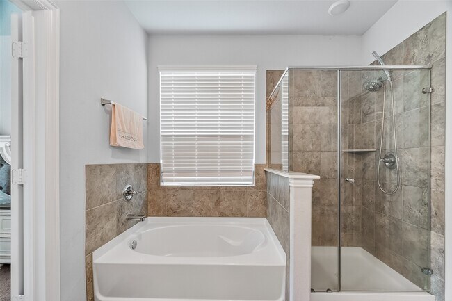 Building Photo - 2314 Trocadero Ln