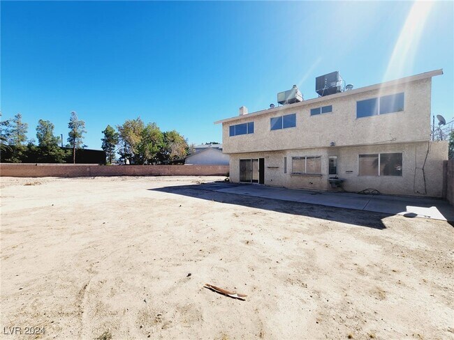 Building Photo - 3565 S Calmosa St