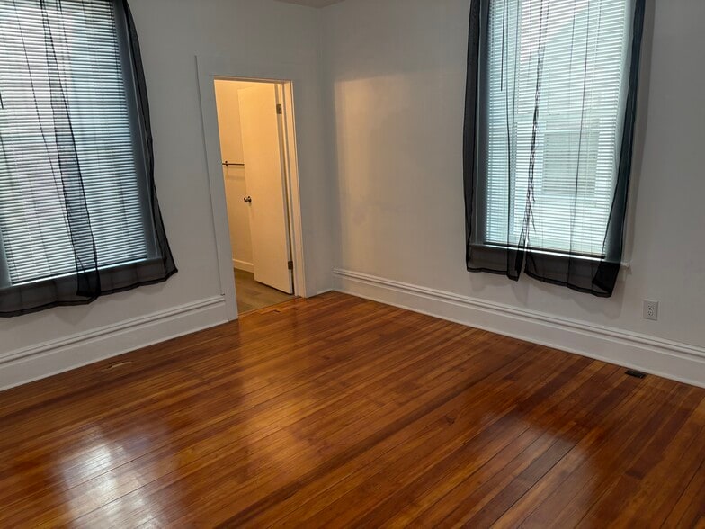 Main Bedroom - 1328 Shepherd St