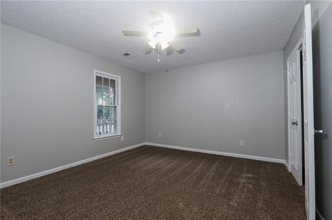 Building Photo - 3539 Tulip Dr