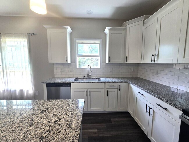 Building Photo - Raeford Rental