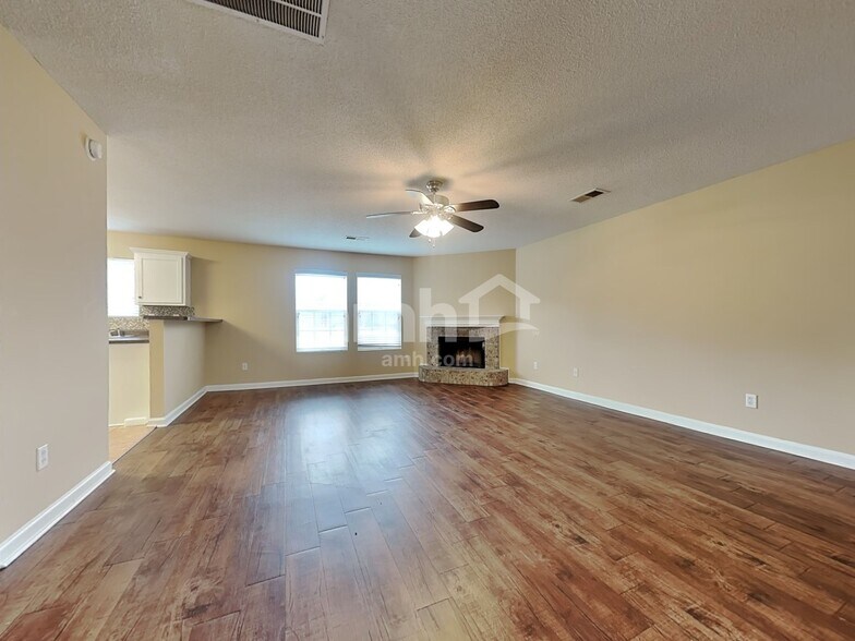 Building Photo - 10098 Chariden Dr