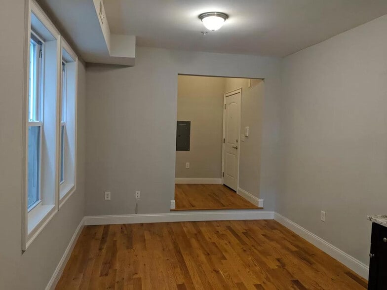 Primary Photo - 124 Union St