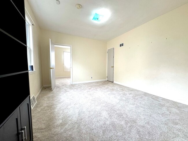 Building Photo - 2 Bed 1 Bath in WEBSTER GROVES w/ Fenced Yard