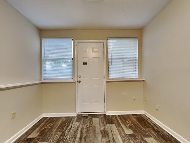 Building Photo - 7593 Sharbeth Dr S