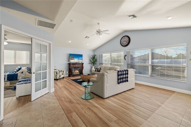 Building Photo - 414 SW 47th St