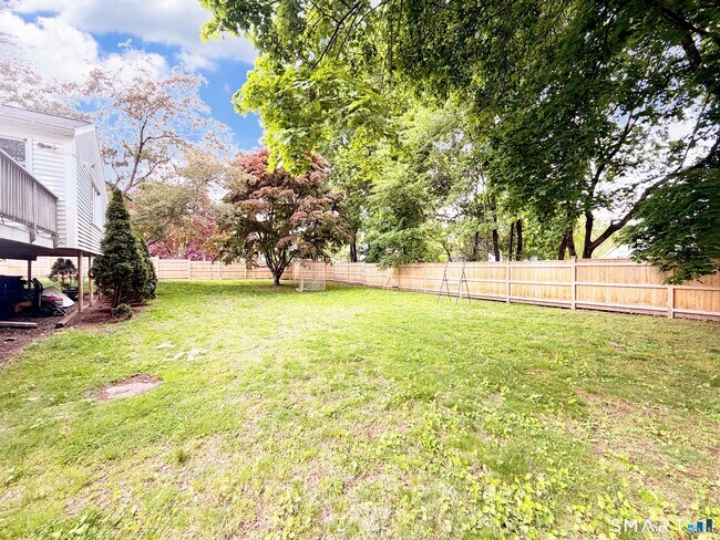 Building Photo - 4 Cranbury Woods Rd