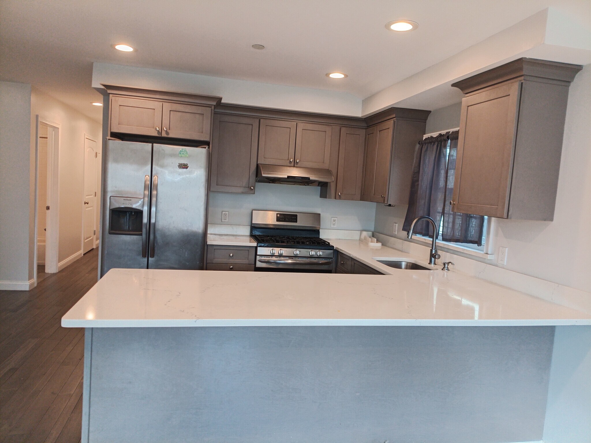 Building Photo - 9214 Rockaway Fwy