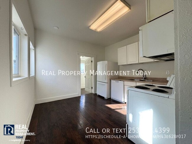 Building Photo - 208 128th St S