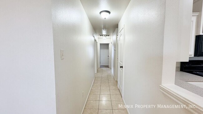 Building Photo - 6804 Oakridge Ave