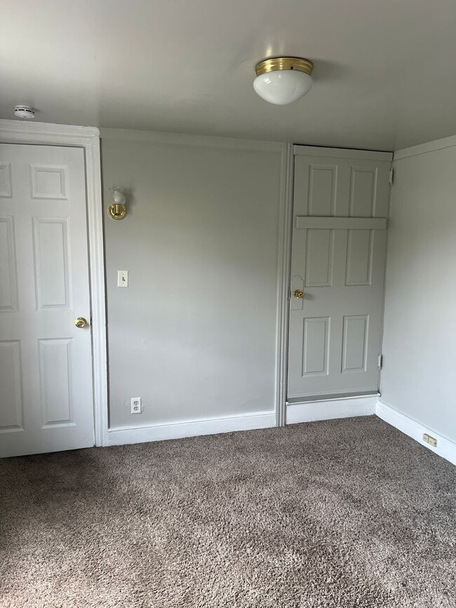 Building Photo - Columbia 3bed 1 bath home